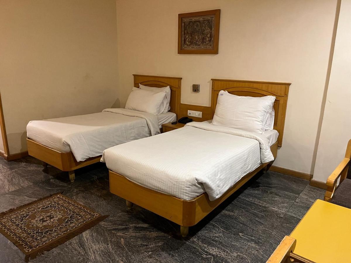 Asr Guesthouse Tirupati Ngoại thất bức ảnh