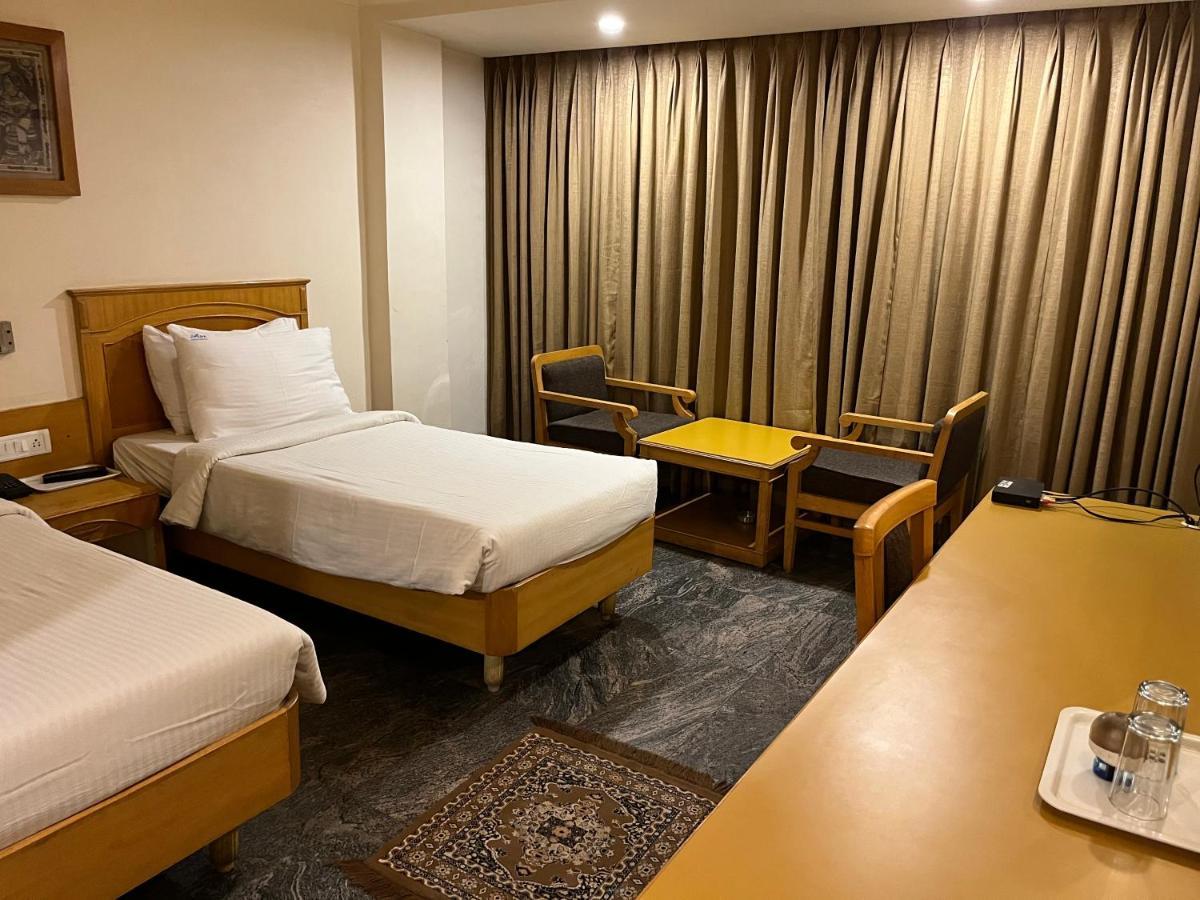 Asr Guesthouse Tirupati Ngoại thất bức ảnh